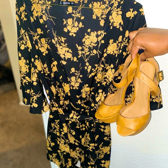 Cute and comfortable black/tan Romper - Picture 4 of 5